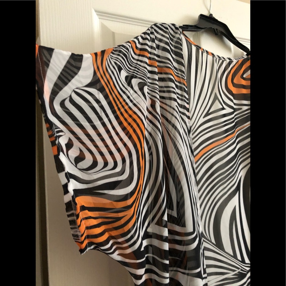 Abstract Patterned Women's Tunic - Picture 2 of 2